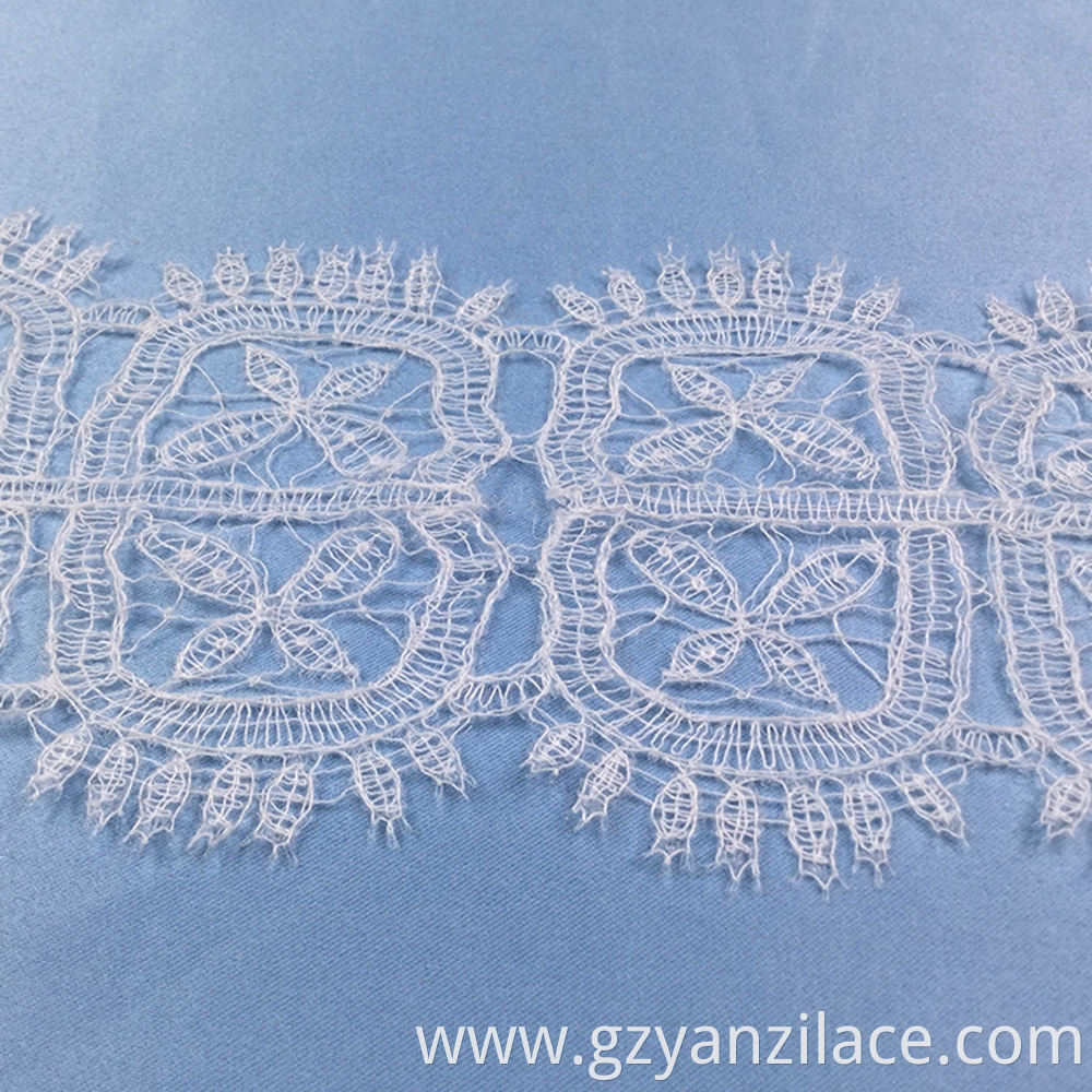 Ivory Guipure Scalloped Lace Trim